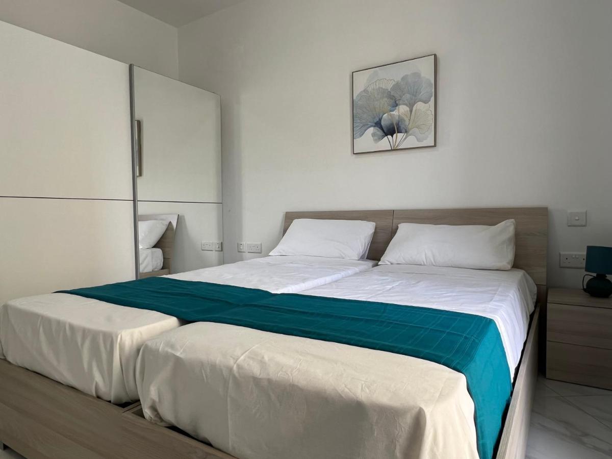 Gzira Condo With Patio Overlooking Piazza מראה חיצוני תמונה