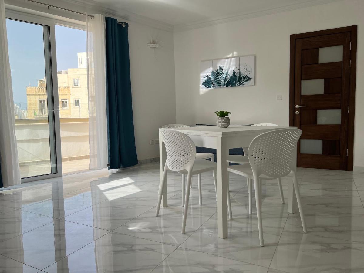 Gzira Condo With Patio Overlooking Piazza מראה חיצוני תמונה