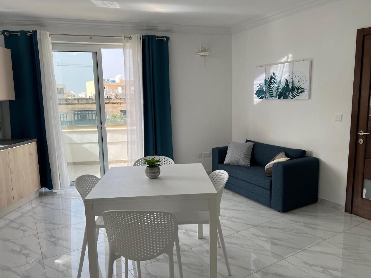 Gzira Condo With Patio Overlooking Piazza מראה חיצוני תמונה
